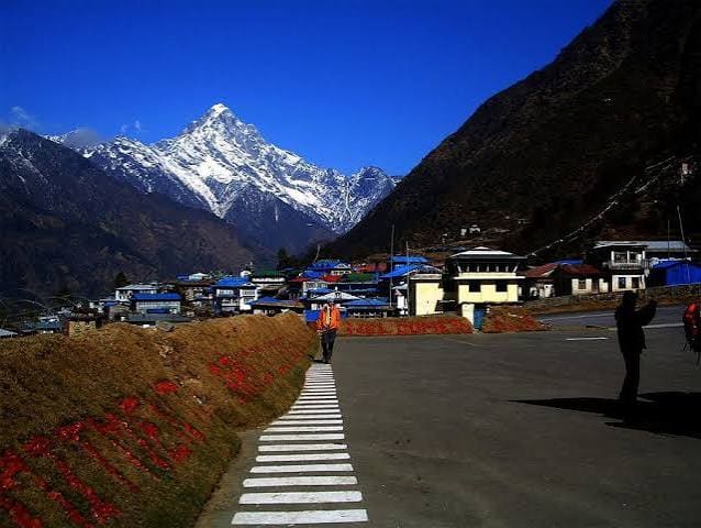 Gokyo Lake Trek: Turquoise Waters & Himalayan Panorama photo 13