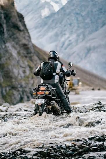 HIMALAYAN BIKE RIDE ADVENTURE - LADAKH photo 19