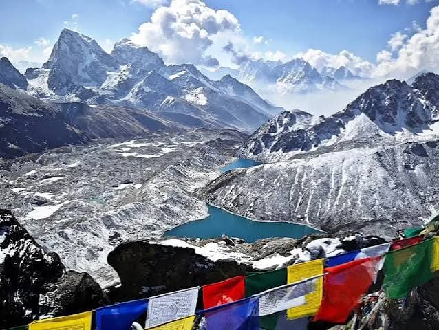 Gokyo Lake Trek: Turquoise Waters & Himalayan Panorama photo 12